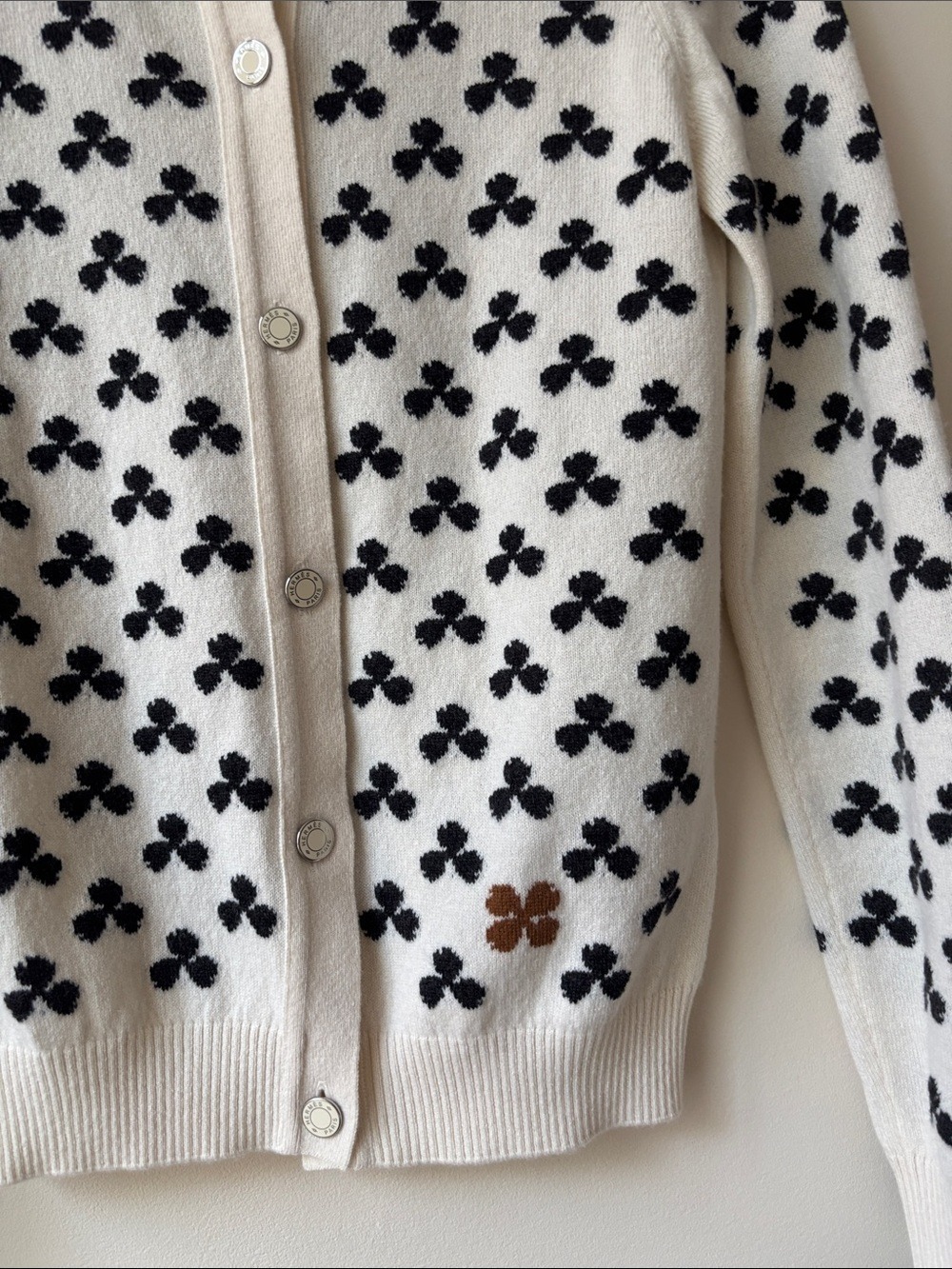 Hermès Cashmere Cardigan Ivory 34 Clover Motif - Picture 5 of 8